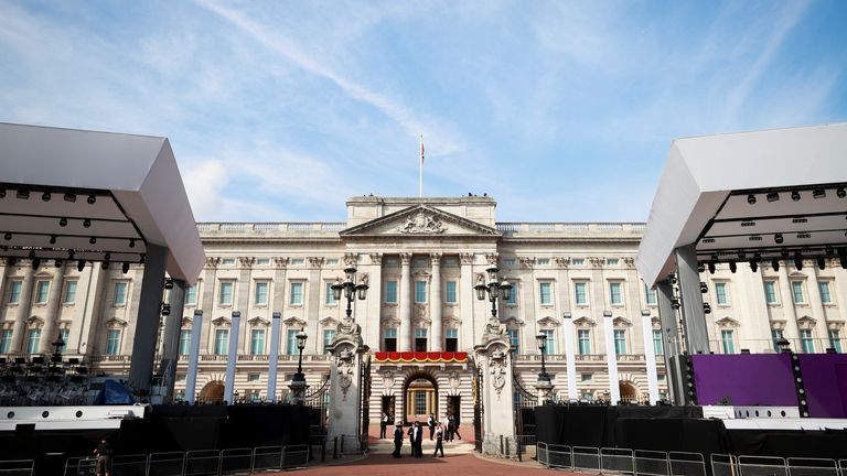 A general view shows the Buckingham Palace during the Queen's Platinum Jubilee celebrations in London, Britain, June 2, 2022. REUTERS/Hannah McKay/Pool
