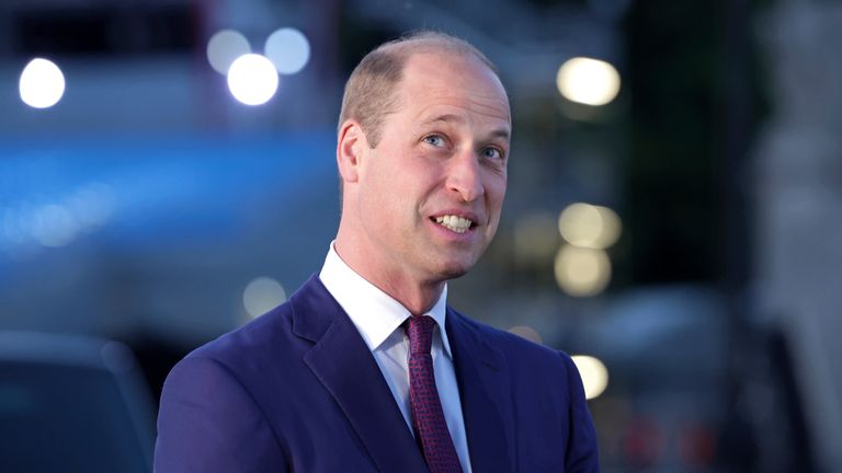 Britain&#39;s Prince William attends the lighting of the beacon at Buckingham Palace in London, Thursday June 2, 2022, on day one of the Platinum Jubilee celebrations. Over 1500 towns, villages and cities throughout the UK, Channel Islands, Isle of Man and UK Overseas Territories will come together to light a beacon to mark the Jubilee. The events over a long holiday weekend in the U.K. are meant to celebrate the monarch...s 70 years of service. (Chris Jackson/Pool via AP)
PIC:AP