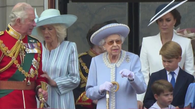 Queen on the Balcony 