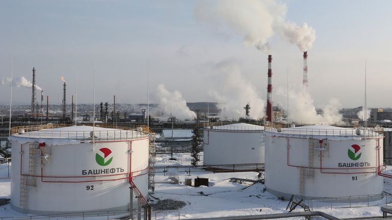 A general view shows oil tanks at the Bashneft-Ufimsky refinery plant (Bashneft - UNPZ) outside Ufa, Bashkortostan, January 29, 2015. Russia&#39;s Economy Ministry will base its main macroeconomic development scenario for 2015 on an oil price of $50 per barrel, Minister Alexei Ulyukayev said on Thursday. REUTERS/Sergei Karpukhin (RUSSIA - Tags: BUSINESS ENERGY INDUSTRIAL POLITICS)
