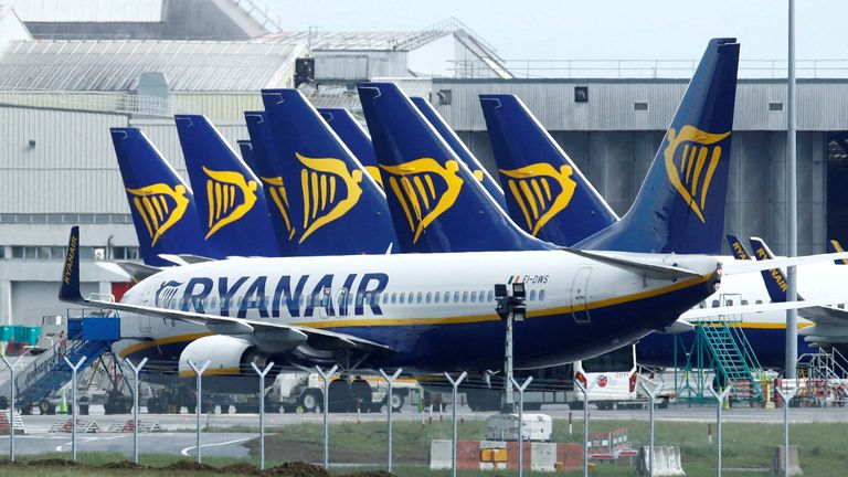 ‘Govt couldn’t run a sweet shop’: Ryanair chief blames Brexit labour market issues for airport chaos