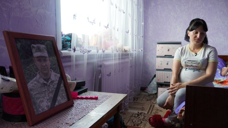 Maryna Berlizova'nın kocası Yurii, Ukrayna savaşının ilk gününde öldürüldü.  O bir askerdi.  Dokuz çocukları var ve 10'uncuya hamile.