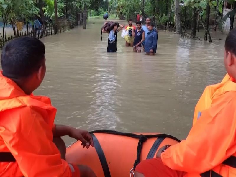 59 dead, millions stranded as floods hit Bangladesh, India » Capital News