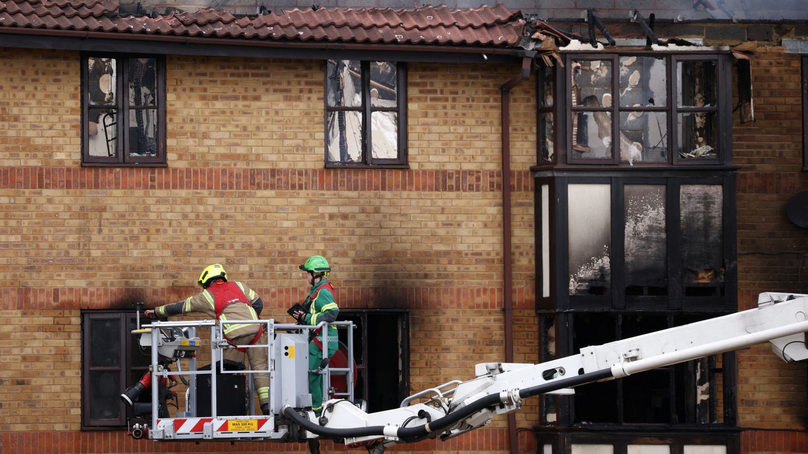 'Inferno' At Block Of Flats In Bedford Kills One - With More Feared ...