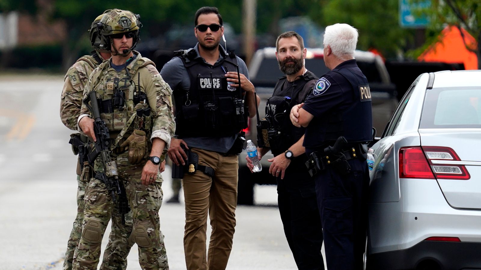 Gunman suspected of killing six at Fourth of July parade in Chicago ...