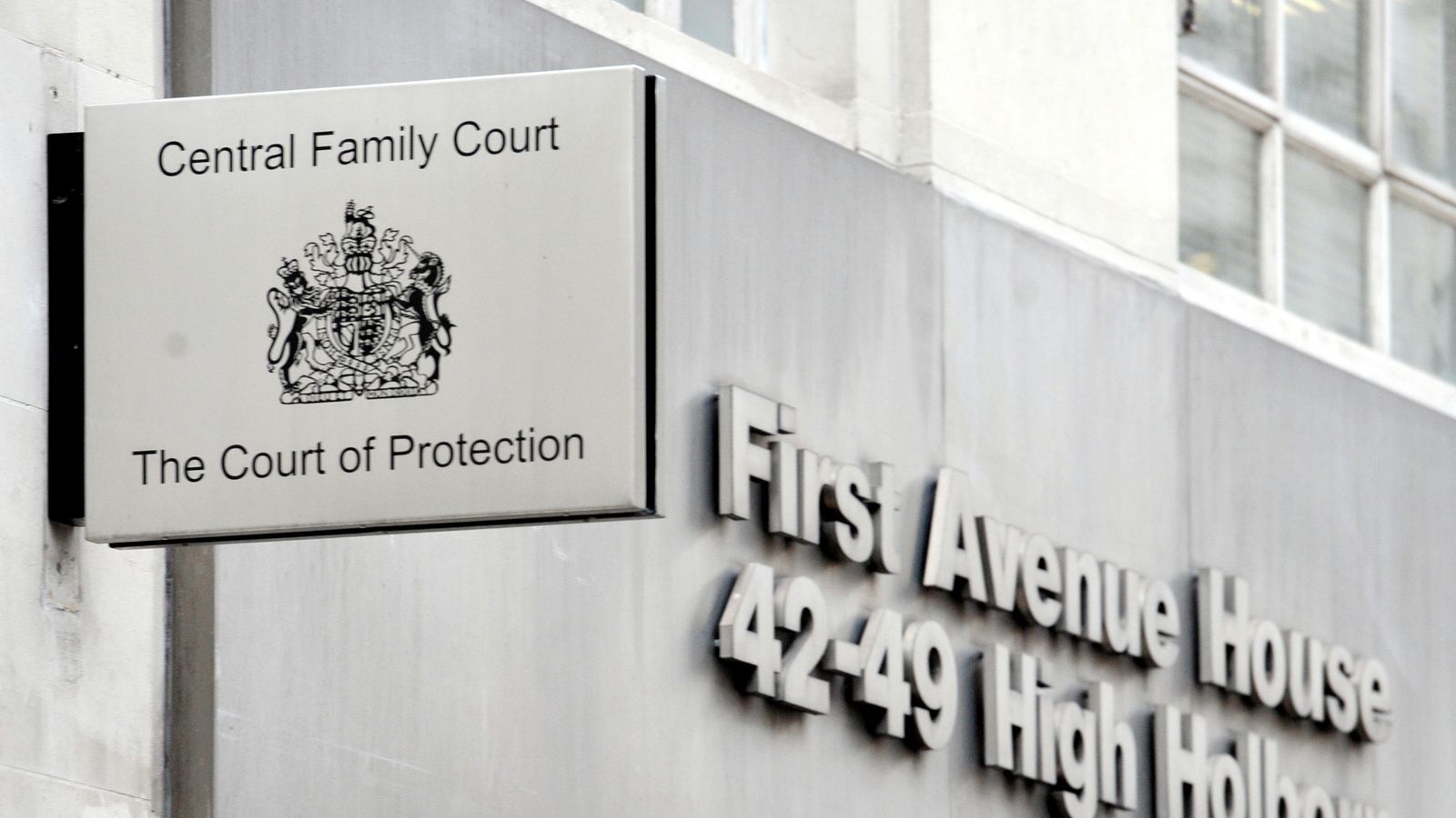 Teen with severe eating disorder dies, two months after judge said(01)