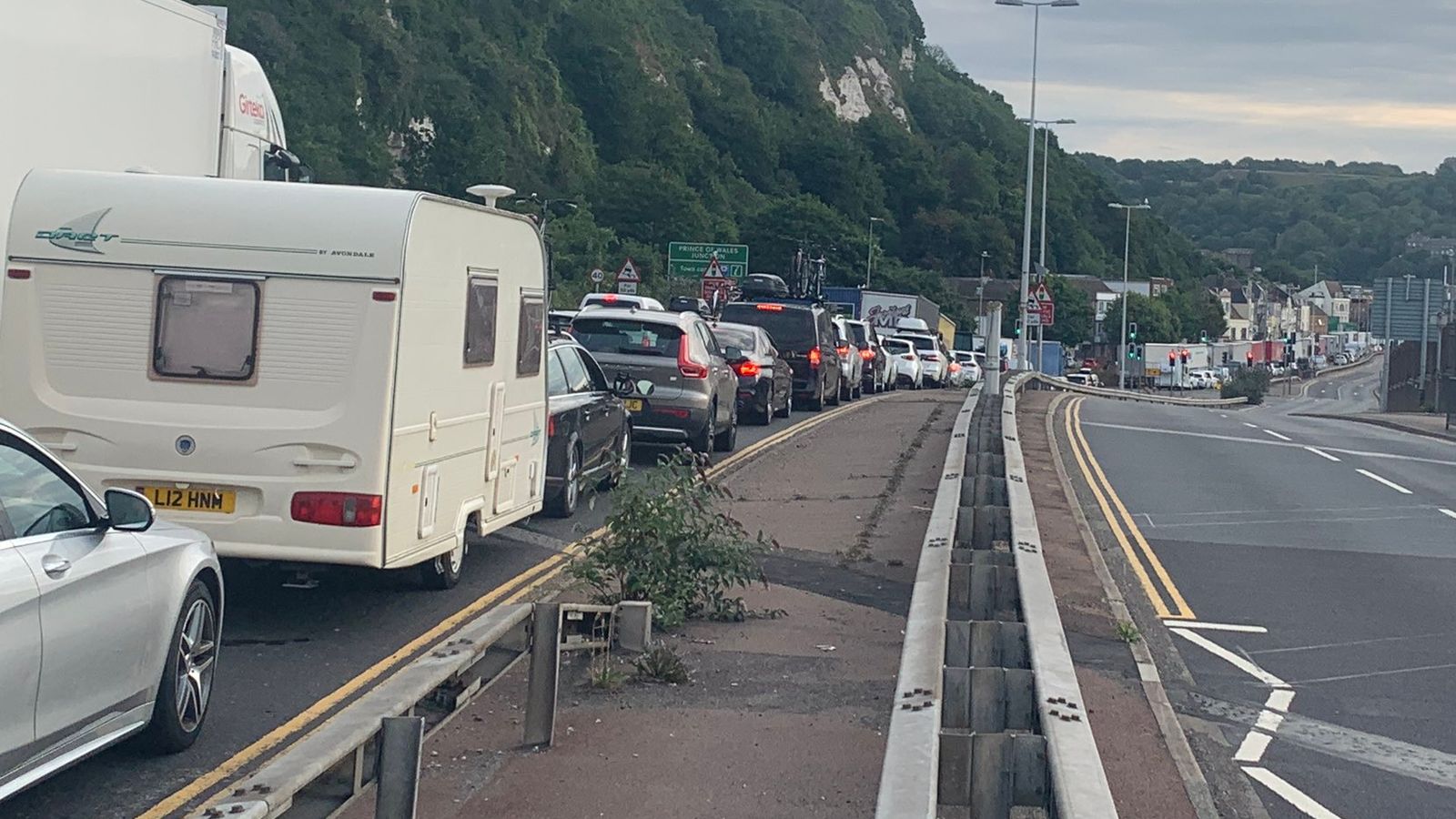 Holidaymakers stuck in long queues as Port of Dover ‘critical incident’ declared |  UKNews