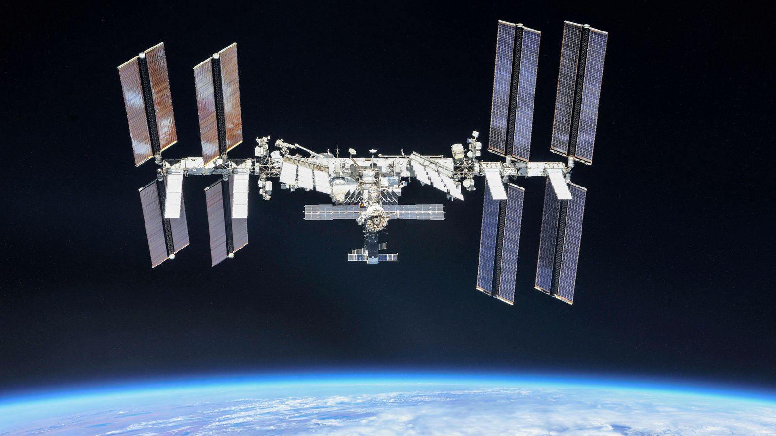 НАСА случайно излъчи симулация на бедстващ астронавт