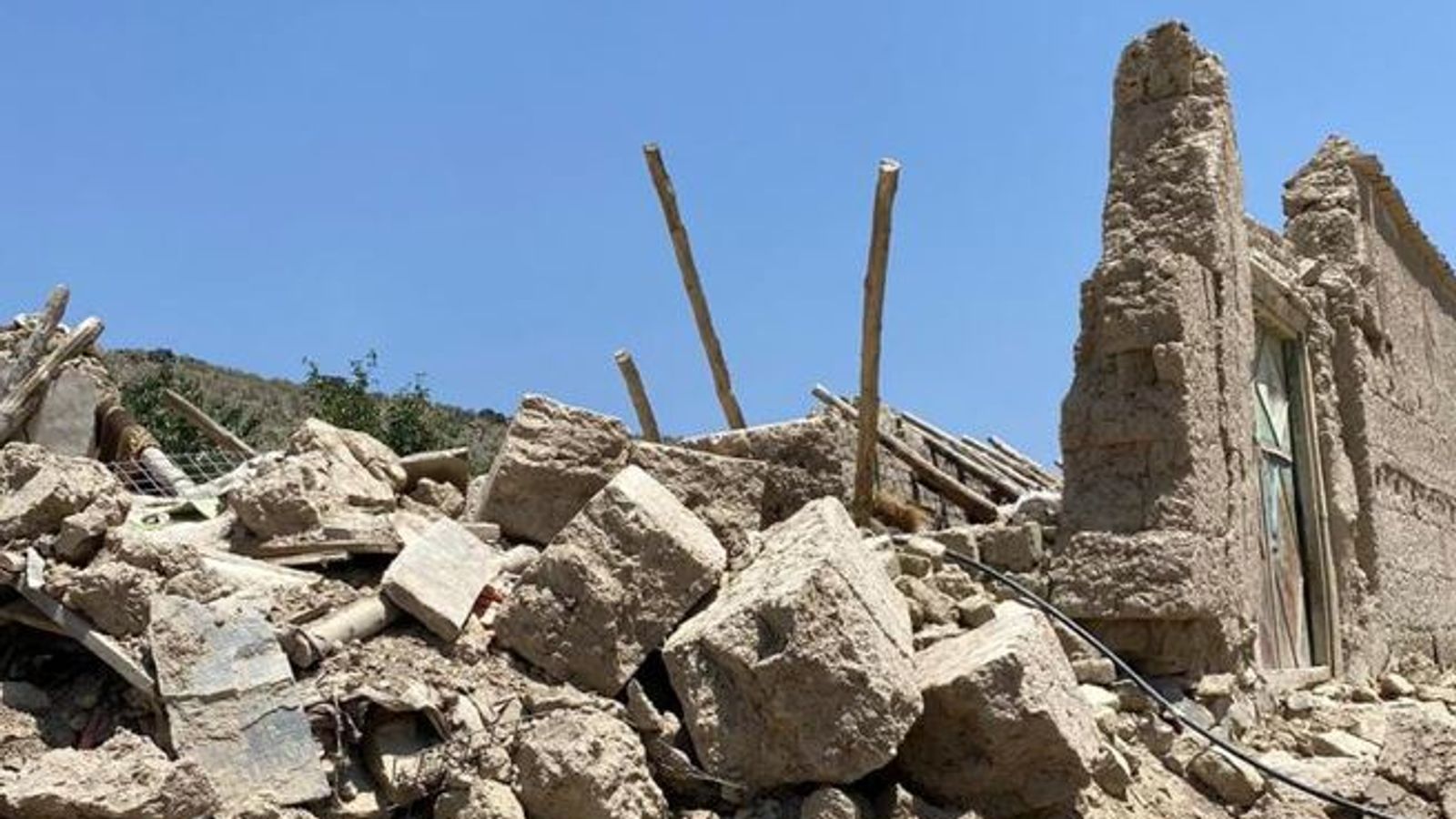 « Ma maison est un cimetière maintenant » : les conséquences du tremblement de terre meurtrier en Afghanistan |  Nouvelles du monde