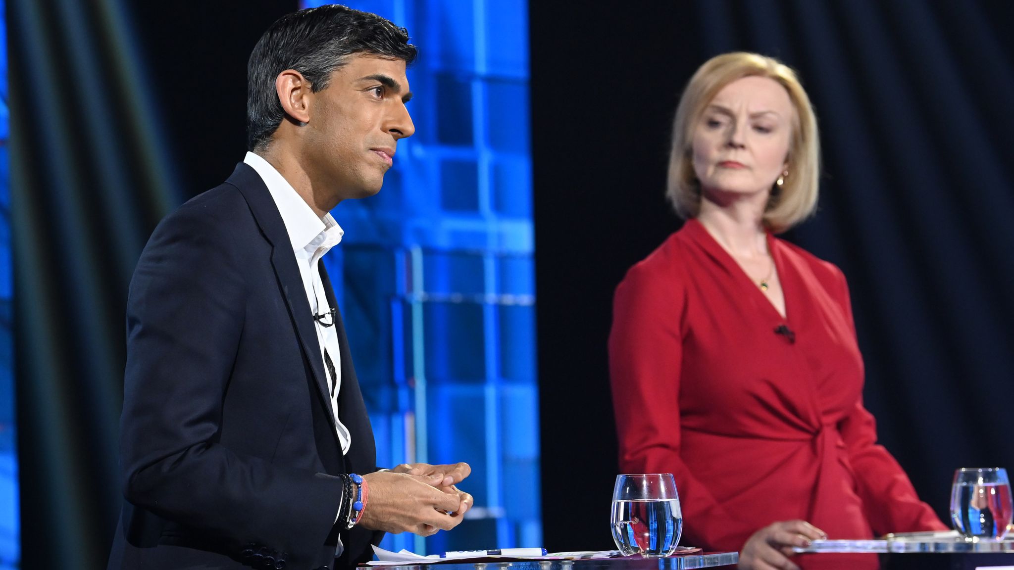 Rishi Sunak Has A Body Language Problem Says Expert And Liz Truss Needs To Fix One Key Issue 