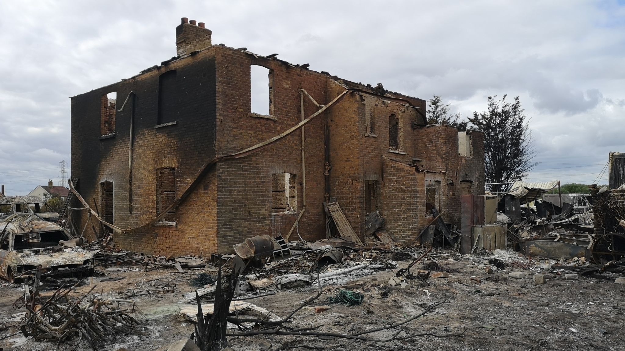 Wennington couple 'devastated' after heatwave fire completely destroys ...