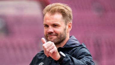 Neilson 'expects' Hearts to beat Rangers