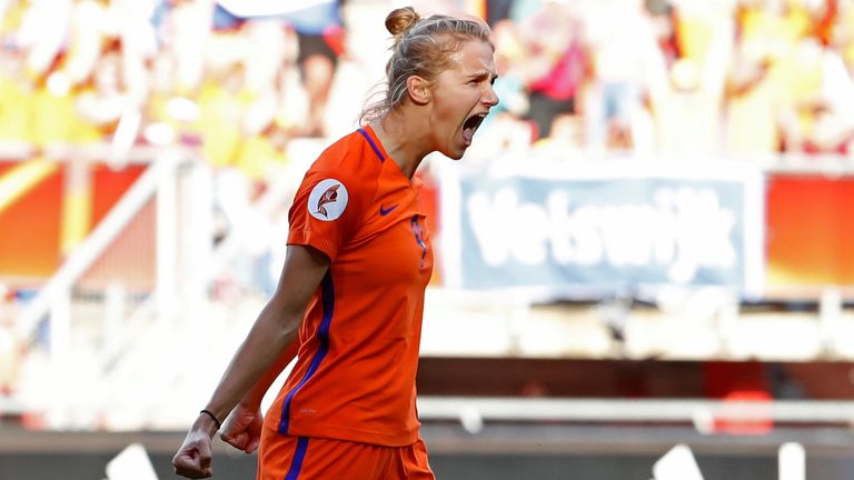 Vivianne Miedema celebrates at Euro 2017