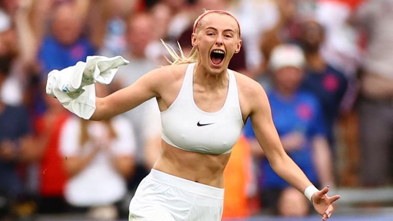 Chloe Kelly celebrates scoring England&#39;s second goal