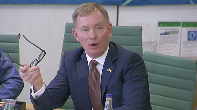 Chris Bryant grills Boris Johnson  during the Liaison Committee 