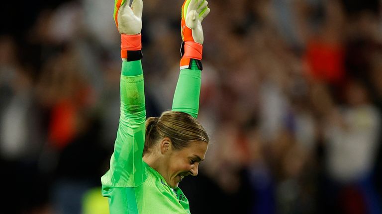 Soccer Football - Women&#39;s Euro 2022 - Semi Final - England v Sweden - Bramall Lane, Sheffield, Britain - July 26, 2022 England&#39;s Mary Earps celebrates after the match REUTERS/John Sibley
