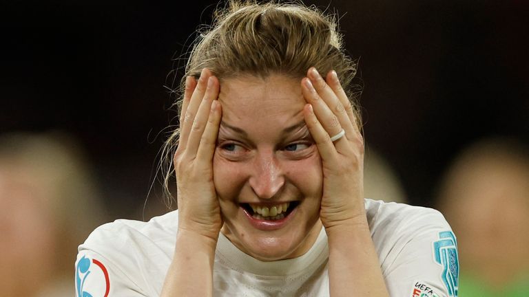 Soccer Football - Women&#39;s Euro 2022 - Semi Final - England v Sweden - Bramall Lane, Sheffield, Britain - July 26, 2022 England&#39;s Ellen White celebrates after the match REUTERS/John Sibley
