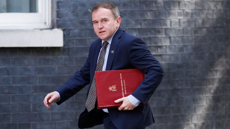 British Environment Secretary George Eustice arrives ahead of a weekly cabinet meeting at 10 Downing Street, in London, Britain July 5, 2022. REUTERS/Peter Nicholls
