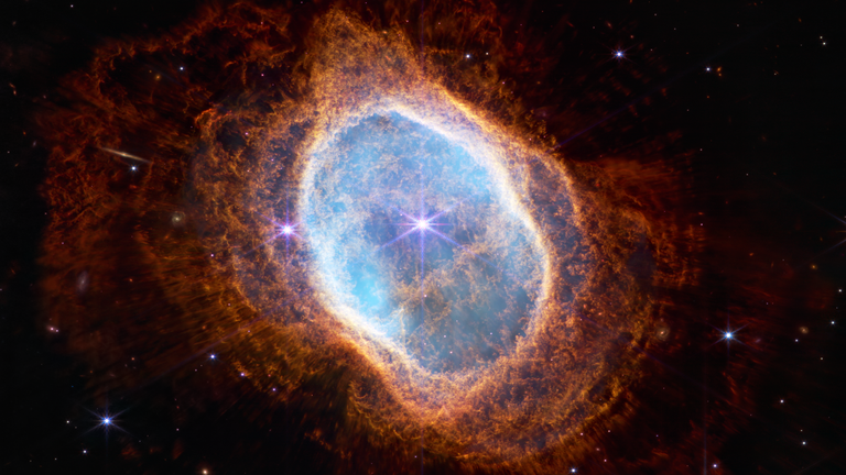 Мъглявината Южен пръстен (изображение NIRCam) от телескопа Джеймс Уеб