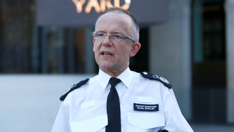 Assistant Commissioner Mark Rowley from the Metropolitan Police, together with Chief Medical Officer Sally Davies, make a statement to the press concerning Sergei Skripal and his daughter Yulia who were poisoned by a nerve agent in the centre of Salisbury, outside Scotland Yard in central London, Britain, March 7, 2018. REUTERS/Henry Nicholls
