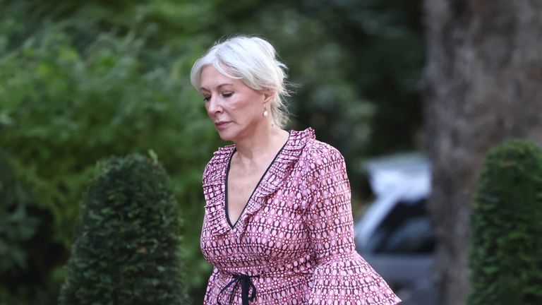  Nadine Dorries walks outside Downing Street 