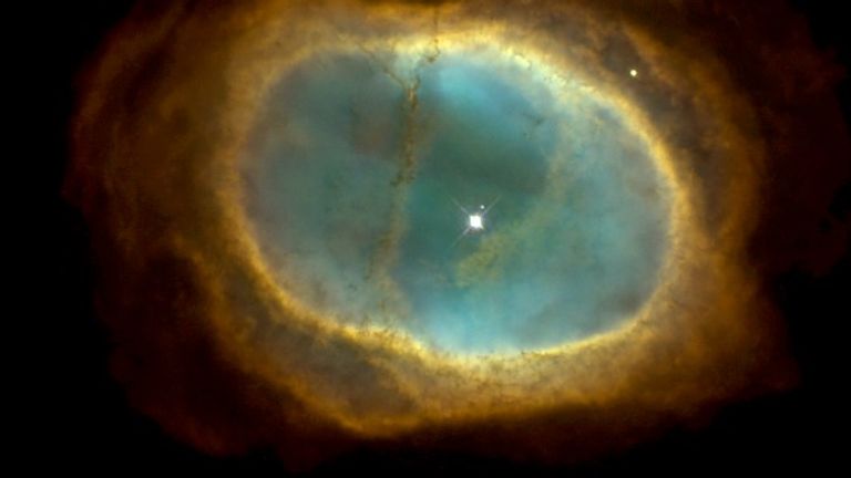 Southern ring nebula.  Image: NASA