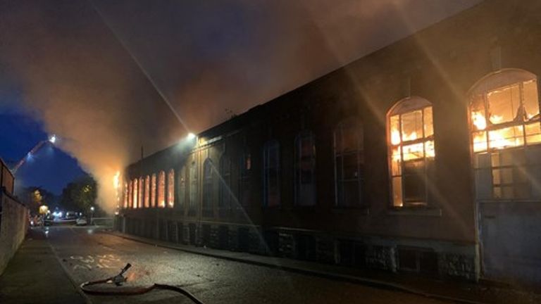Incendiu din Oldham.  Imagine: Serviciul de pompieri și salvare din Greater Manchester