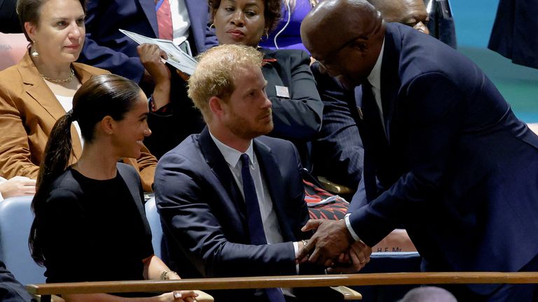 El príncipe Harry y su esposa Meghan, duquesa de Sussex, asisten a la celebración del Día Internacional de Nelson Mandela en la Asamblea General de las Naciones Unidas. 