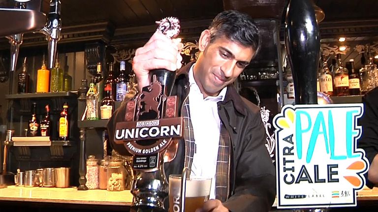 Rishi Sunak MP pulls a pint at a pub in Congleton