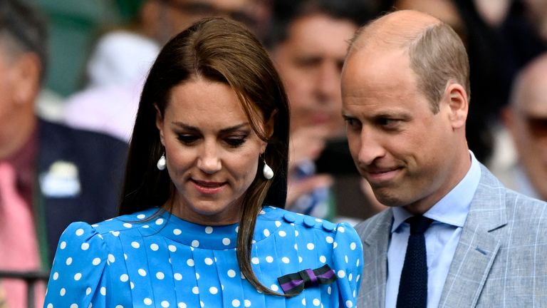 Tennis - Wimbledon - All England Lawn Tennis and Croquet Club, London, Britain - July 5, 2022 Britain&#39;s Catherine, the Duchess of Cambridge and Britain&#39;s Prince William arrive at the royal box on centre court REUTERS/Toby Melville
