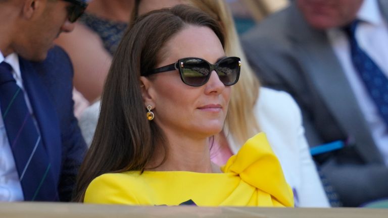 Dukesha e Kembrixhit në Royal Box gjatë finales së femrave teke. Foto: AP