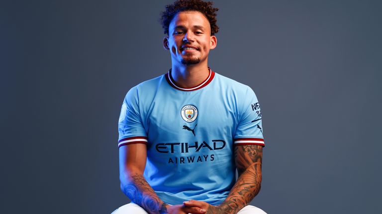 Kalvin Phillips signs for Manchester City (Credit: Man City)