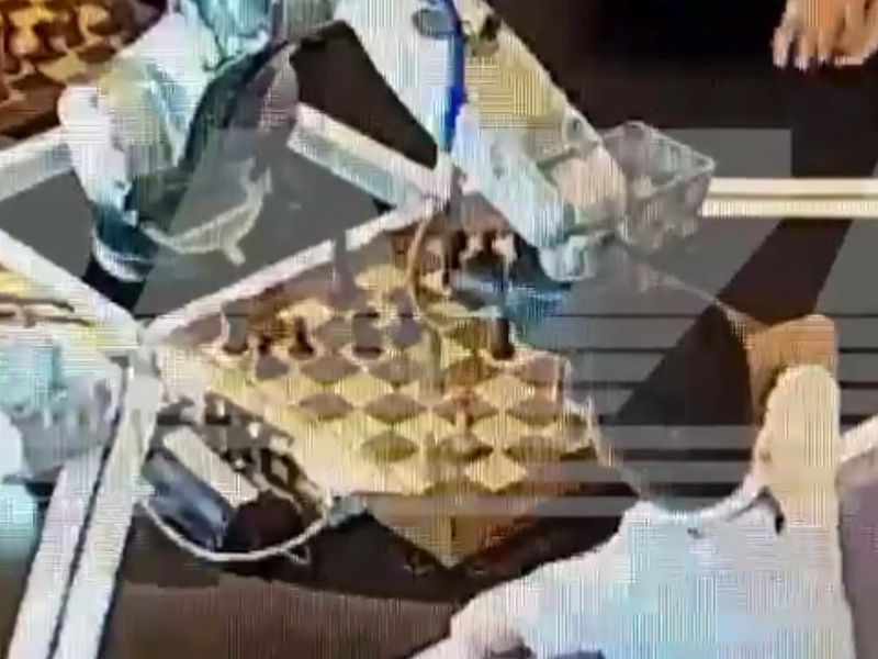 Russian chess robot breaks boy's finger. Are machines coming for us?