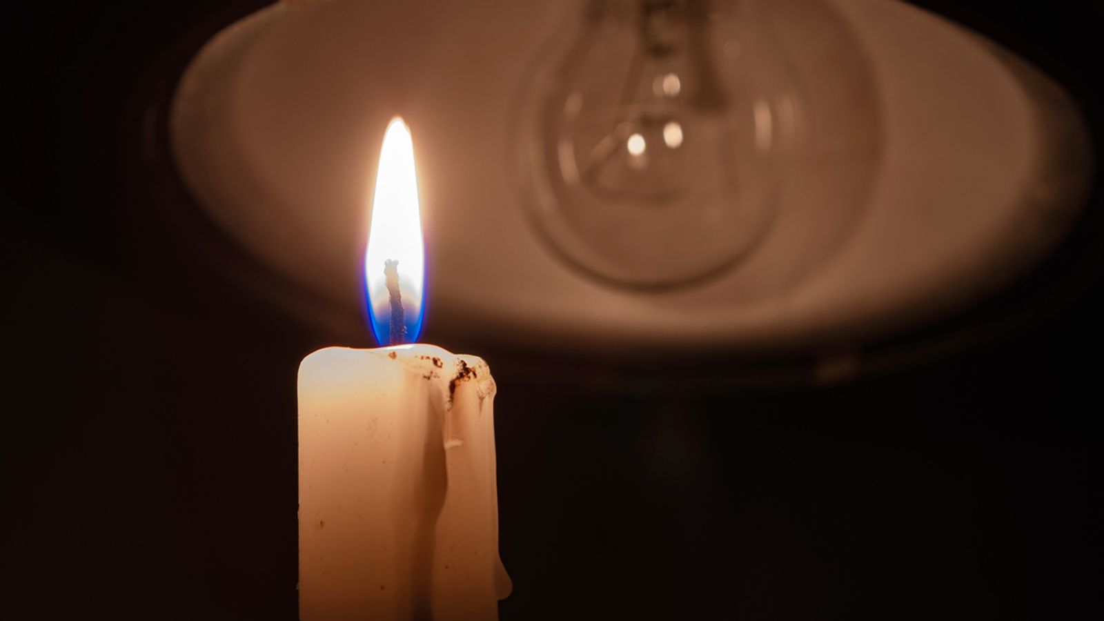 Blackouts may be imposed on cold weekday evenings, National Grid chief warns