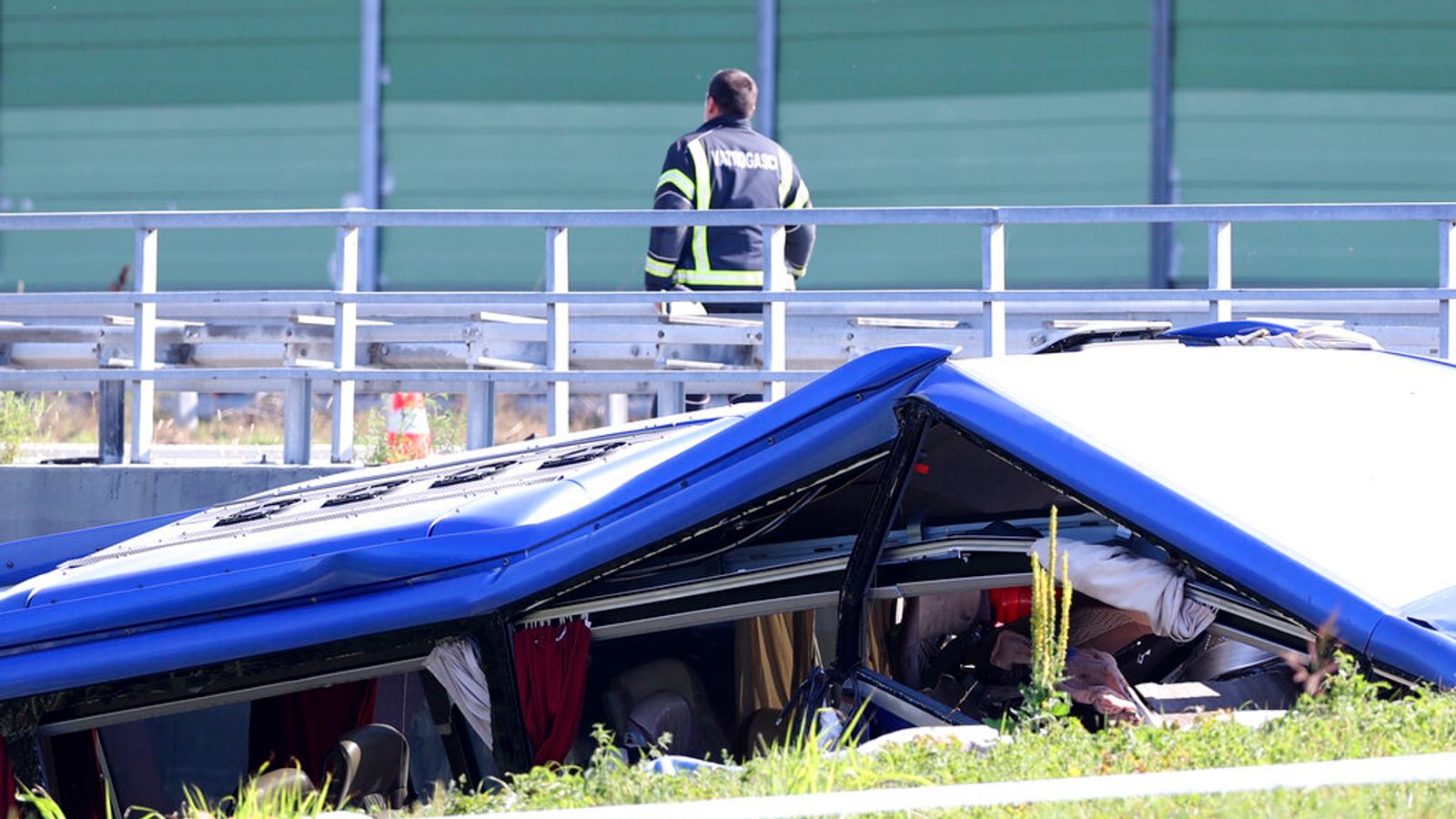 12 قتيلا على الاقل و 31 جريحا اثر تحطم حافلة بولندية تقل حجاجا دينيا في كرواتيا |  اخبار العالم