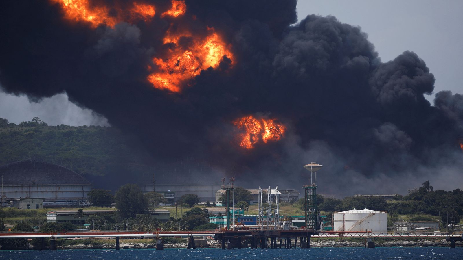 Cuba. La foudre frappe une installation pétrolière – 17 disparus et 77 blessés, avec des flammes incontrôlables |  Nouvelles du monde