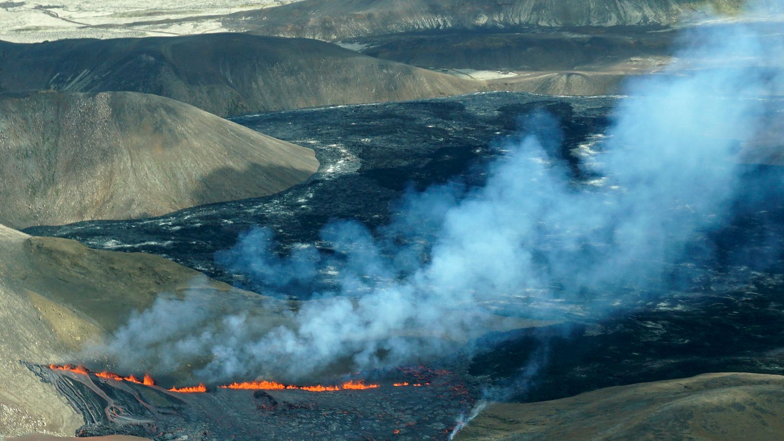 Isländischer Vulkan bricht in der Nähe des Flughafens der Hauptstadt aus |  Weltnachrichten