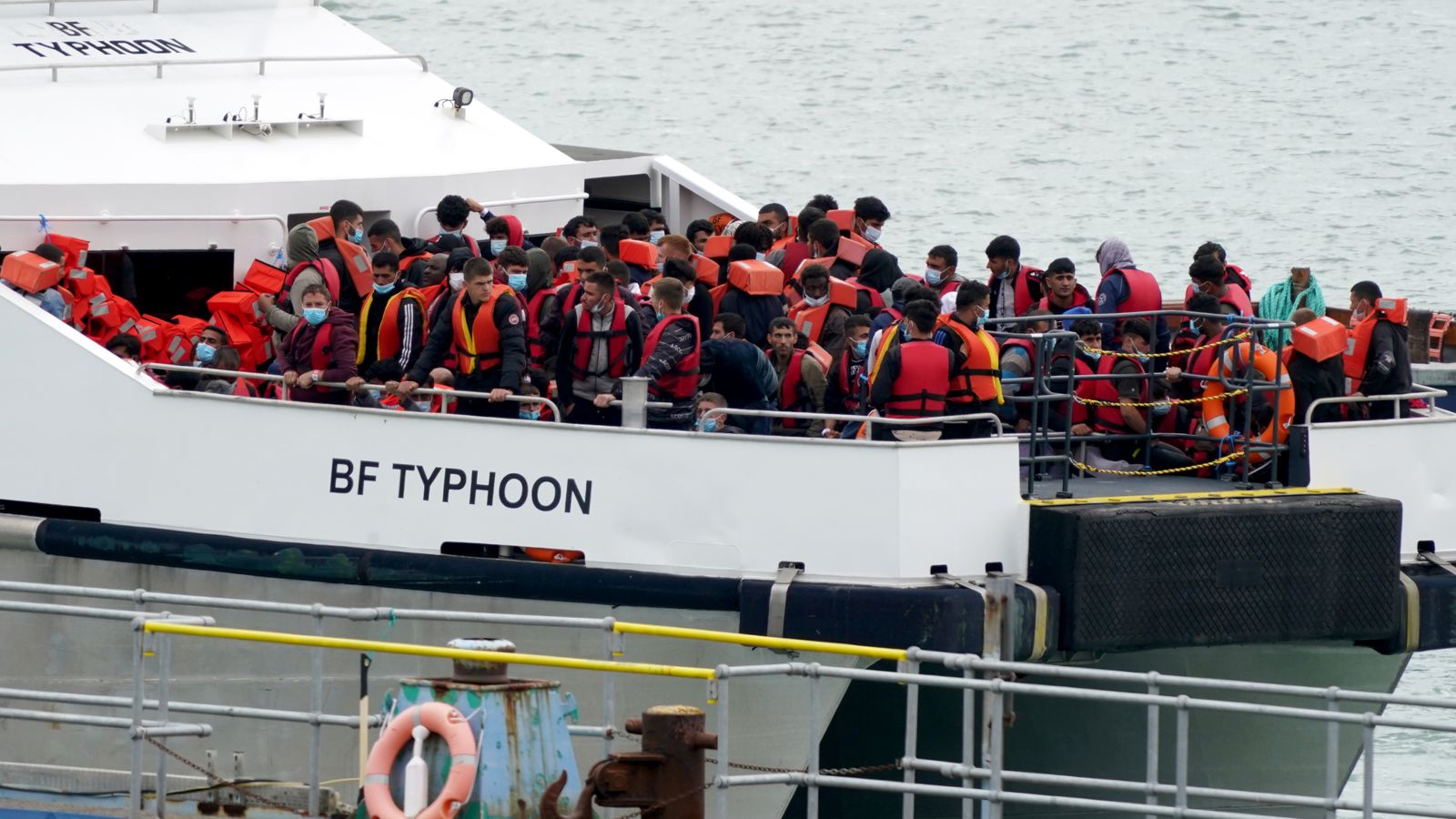 La police albanaise peut être amenée au Royaume-Uni pour aider à arrêter les traversées de la Manche |.  Nouvelles politiques