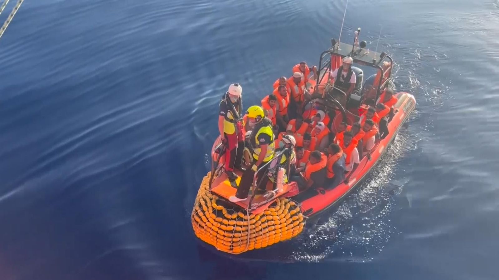More than 400 migrants rescued in the Mediterranean | World News | Sky News