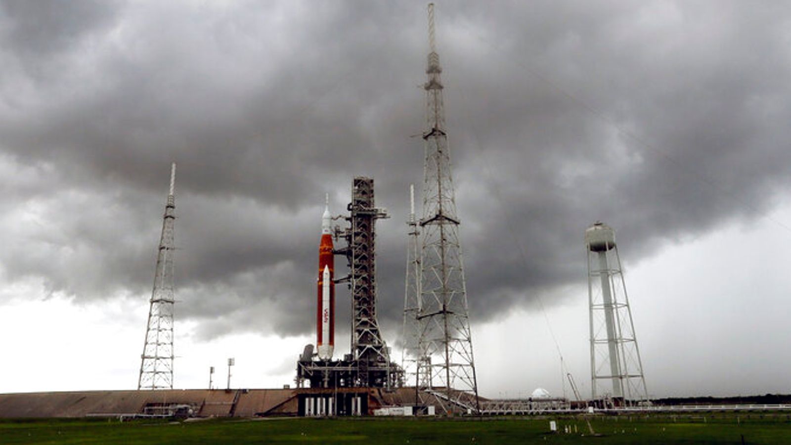 NASA moon launch postponed after hydrogen leak