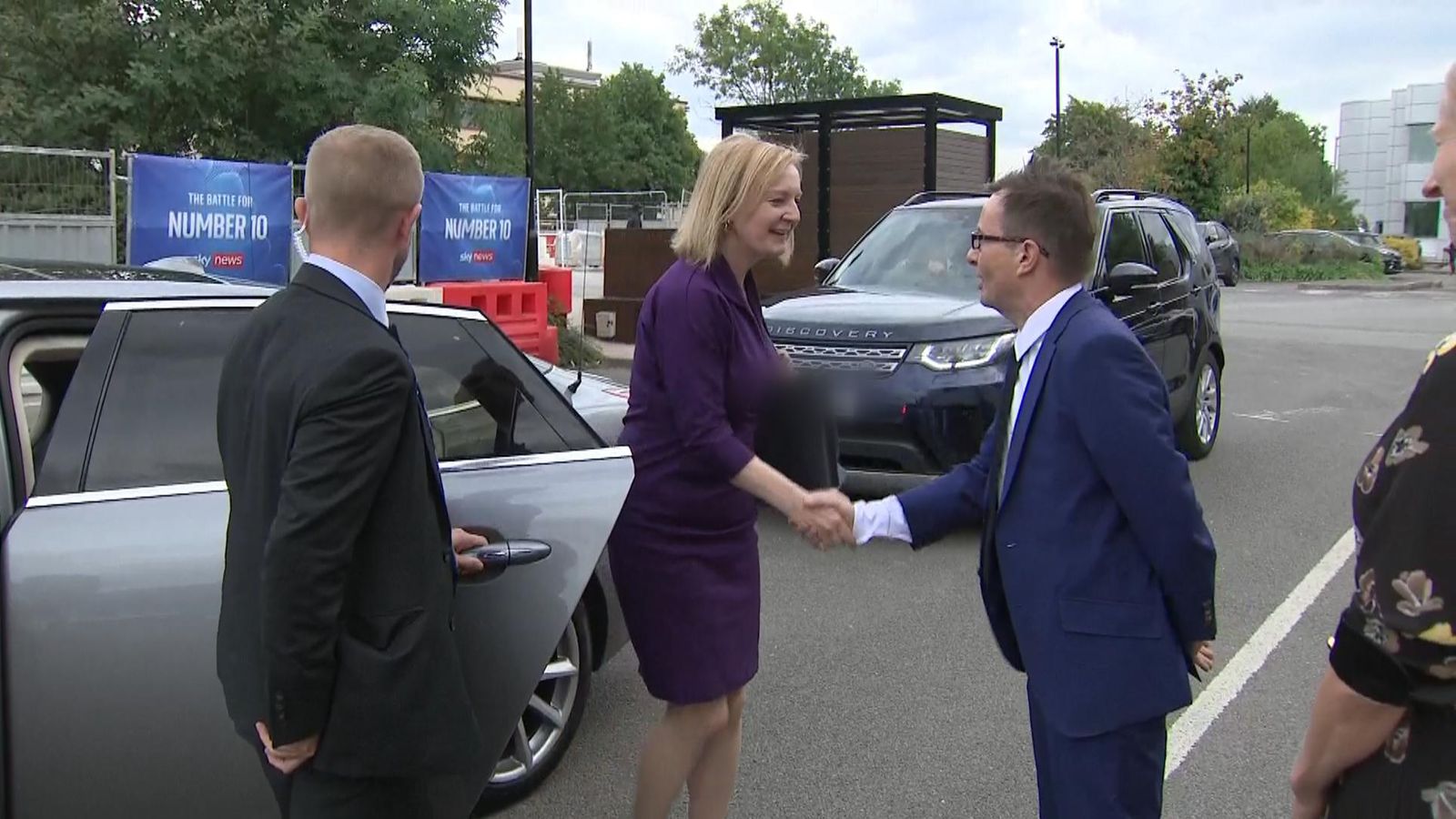 Tory leadership: Head of Sky News greets Truss and Sunak as they arrive ...