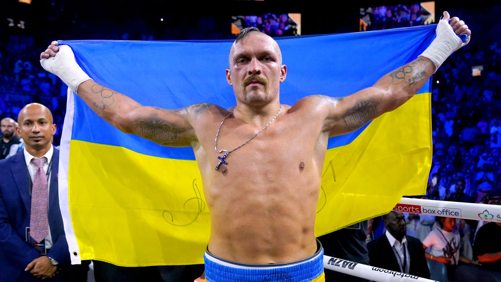 Ukrainian Oleksandr Usyk defeats Anthony Joshua in heavyweight rematch after split points decision in Saudi Arabia |  UK News