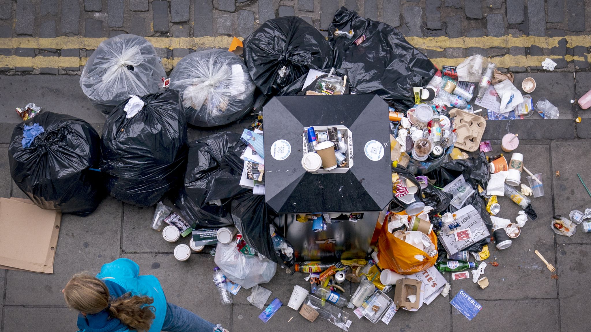 Edinburgh rubbish overflows as council staff continue strike UK News