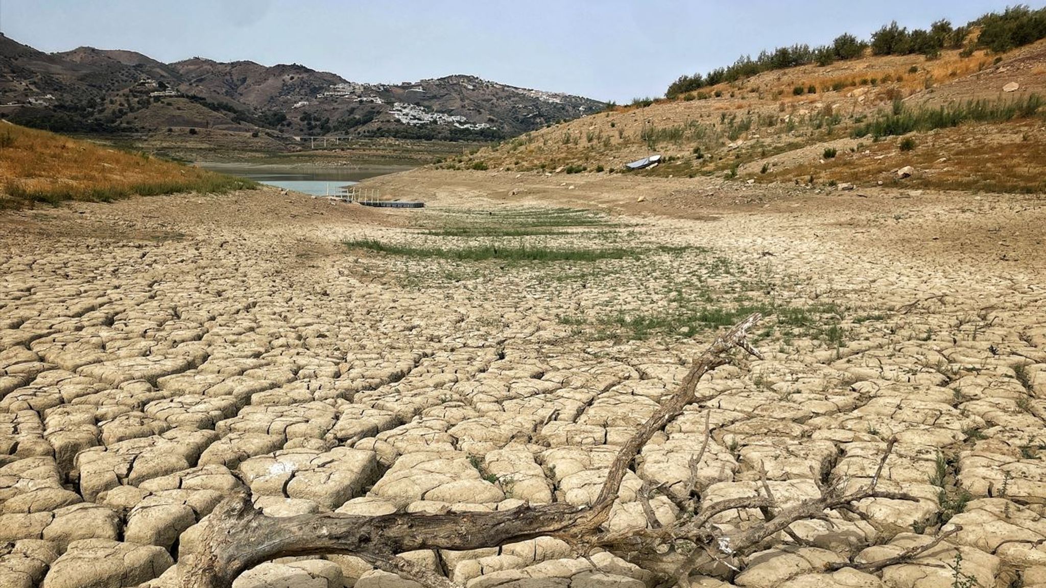 Farmers in 'water wars' in southern Spain as droughts threaten ...