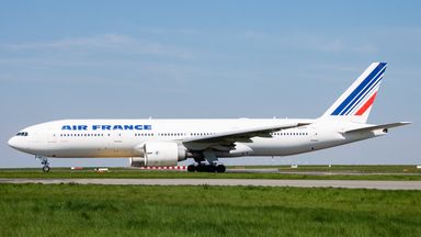 Air France Pilots Suspended After Fighting In Cockpit After Take-off ...