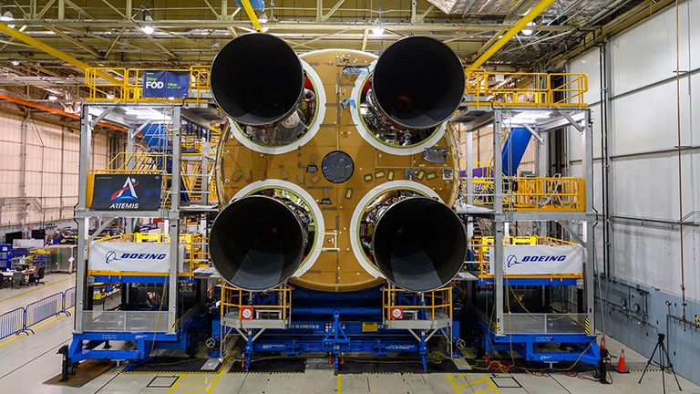 Four RS-25 engines and two rocket boosters are used to launch the huge rocket