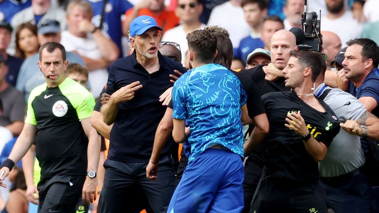 Chelsea v Tottenham Hotspur - Stamford Bridge, London, Britain - August 14, 2022 Chelsea manager Thomas Tuchel clashes with Tottenham Hotspur manager Antonio Conte after the match Action Images via Reuters/Paul Childs EDITORIAL USE ONLY.