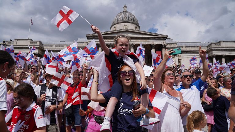 Soccer Football - Women&#39;s Euro 2022 - England Victory Celebrations - Trafalgar Square, London, Britain - August 1, 2022.England fans during the celebrations REUTERS/Maja Smiejkowska