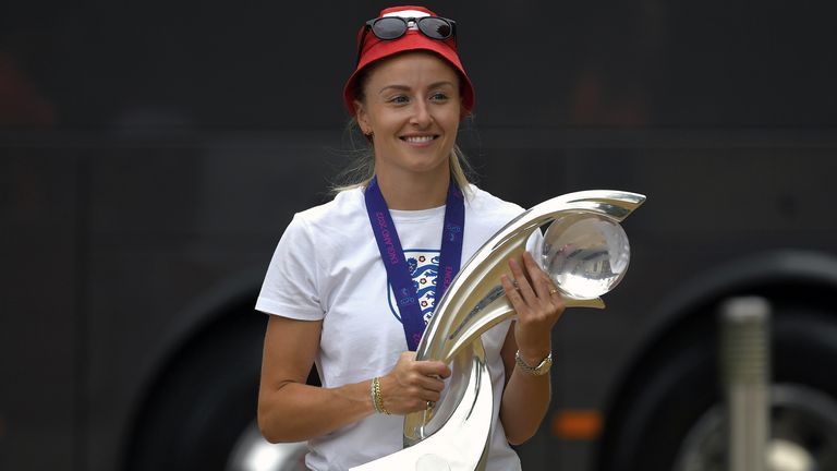 England&#39;s Leah Williamson with the trophy outside The Lensbury