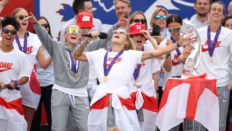 Soccer Football - Women&#39;s Euro 2022 - England Victory Celebrations - Trafalgar Square, London, Britain - August 1, 2022 England&#39;s Rachel Daly on stage during the celebrations REUTERS/Molly Darlington